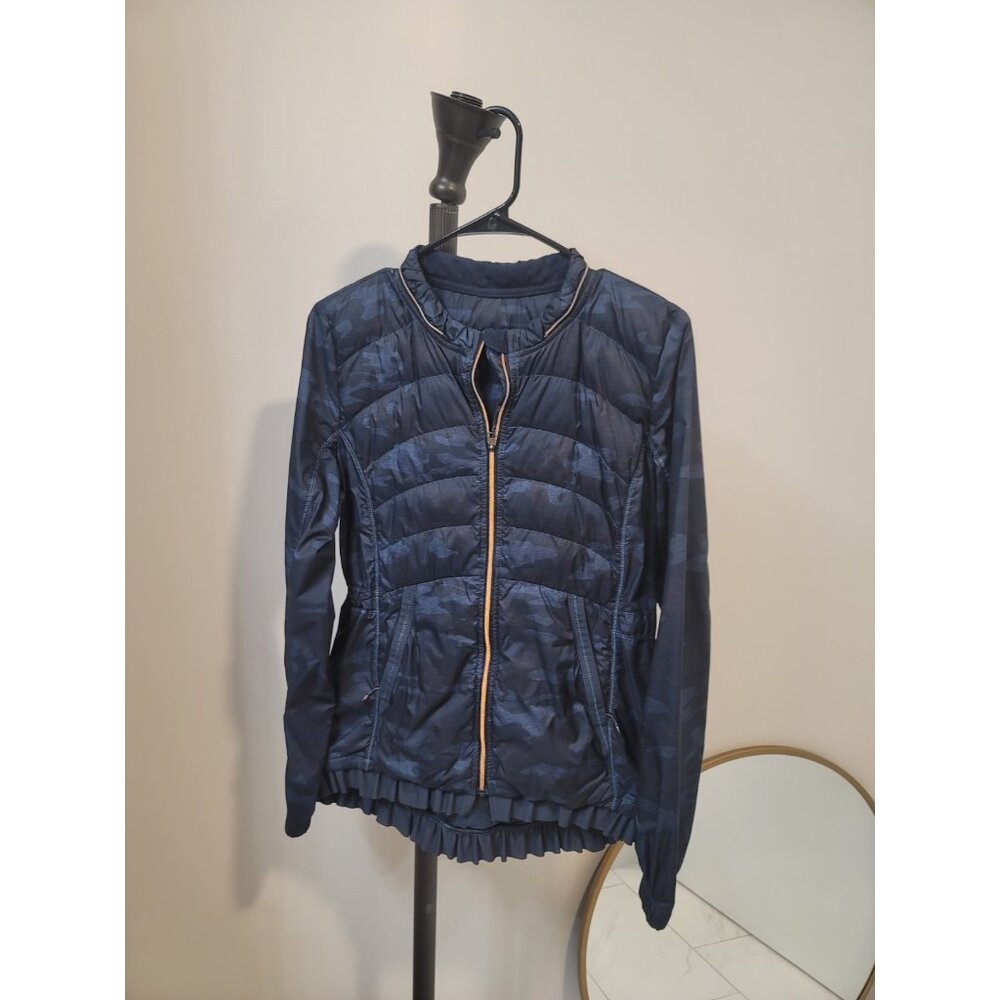 Lululemon Spring Fling Puffy Windbreaker Lotus Camo Blue Removable Hood Size 10